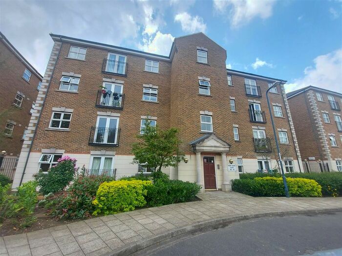 1 Bedroom Flat To Rent In Brook Square, London, SE18