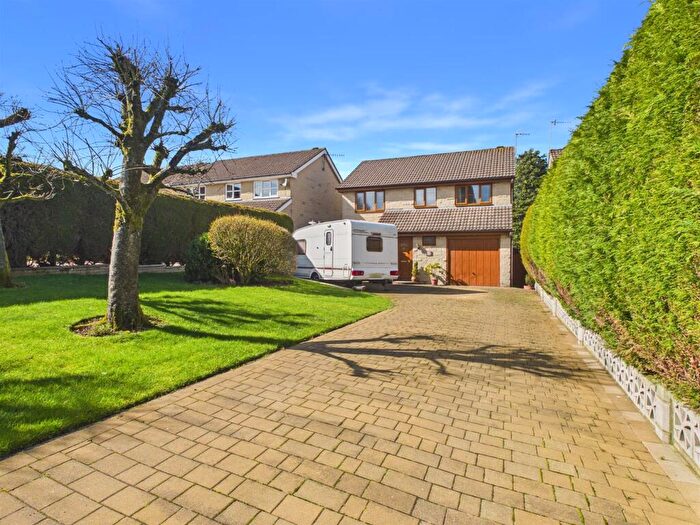 4 Bedroom Detached House For Sale In White Knowle Park, Buxton, SK17