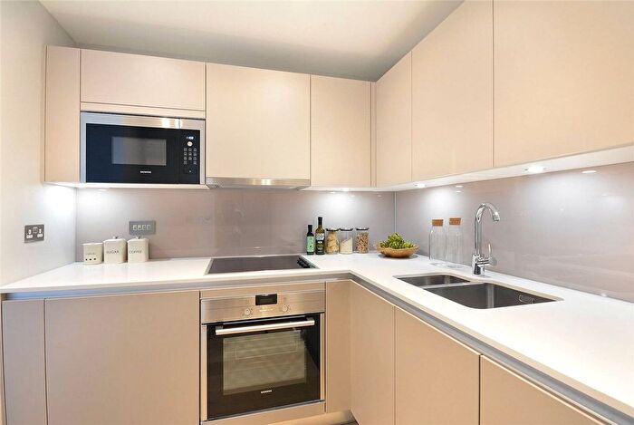 2 Bedroom Flat To Rent In Uncle Elephant And Castle, Elephant And Castle, London, SE11