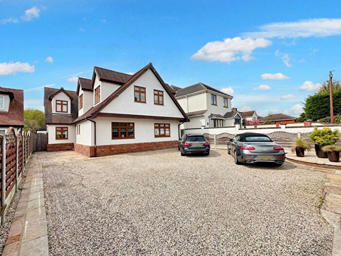 5 Bedroom Detached House For Sale In Noak Hill Road, Billericay, CM12