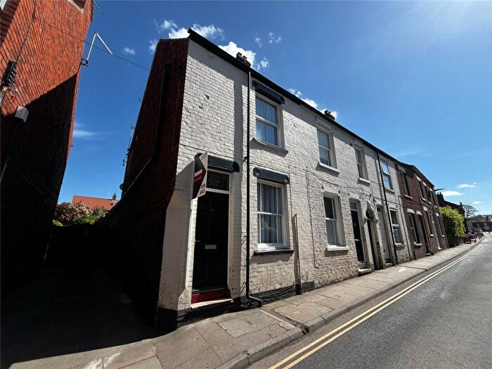 3 Bedroom End Of Terrace House For Sale In Fleetgate, Barton Upon Humber, North Lincs, DN18