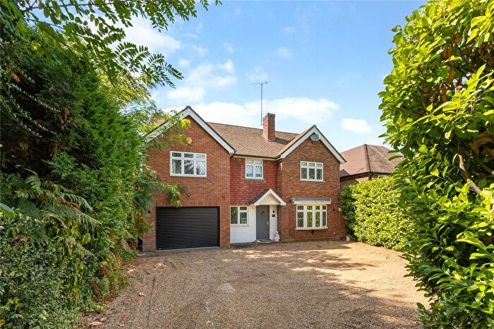 4 Bedroom Detached House To Rent In Brooklands Road, Weybridge, Surrey, KT13