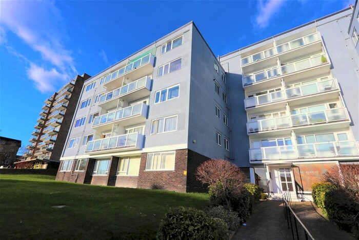 2 Bedroom Flat To Rent In Upperton Road, Eastbourne, BN21
