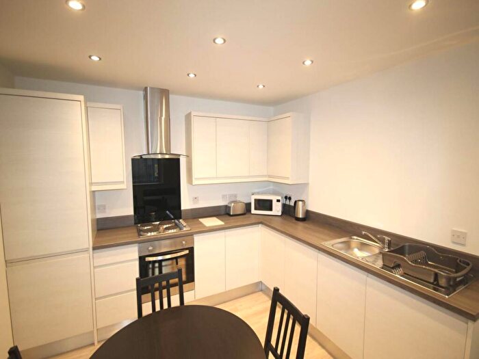 2 Bedroom Flat To Rent In - Sunbridge Road, City Centre, Bradford, BD1