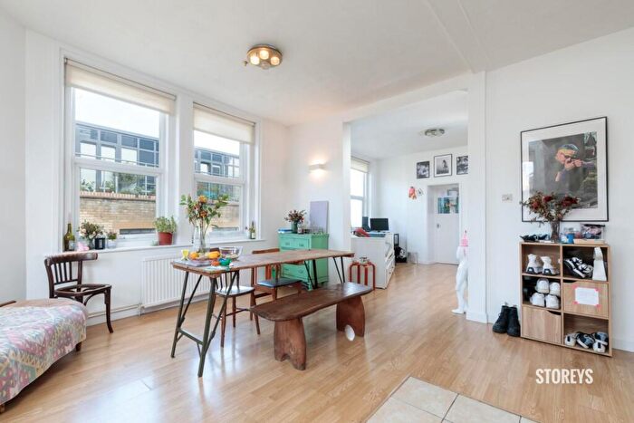 2 Bedroom Apartment To Rent In Rampart Street, Whitechapel, London, E1