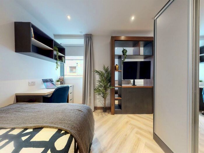 Apartment To Rent In Apt, Live Oasis Deansgate #, M2