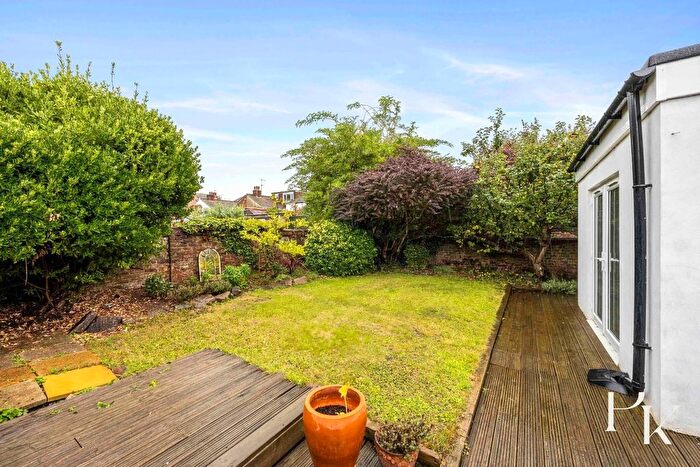 3 Bedroom Flat For Sale In New Church Road, Hove, BN3