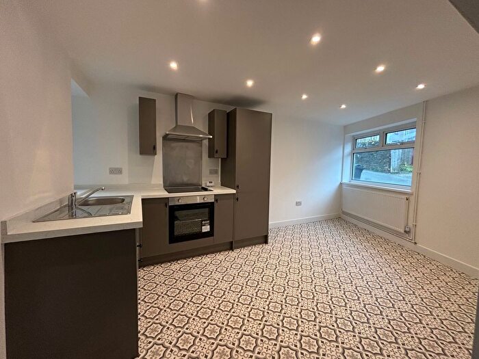 3 Bedroom Terraced House To Rent In Darren Road, Ystalyfera, Swansea, SA9