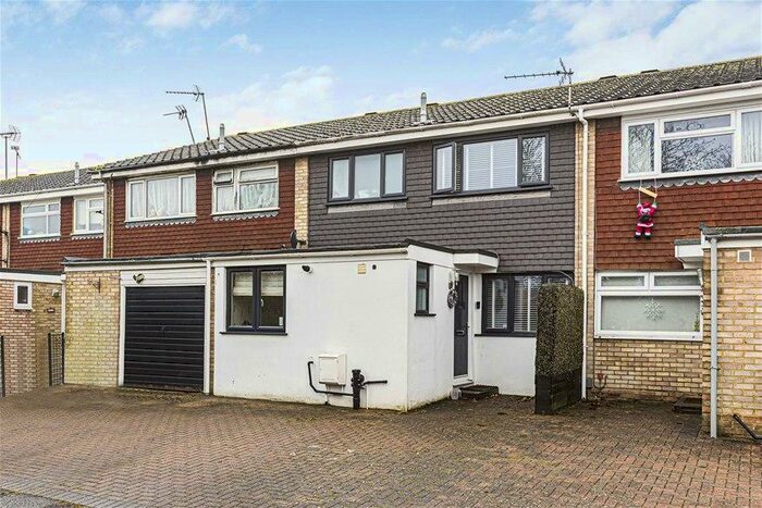 3 Bedroom Terraced House To Rent In Greatfield Close, Harpenden, AL5