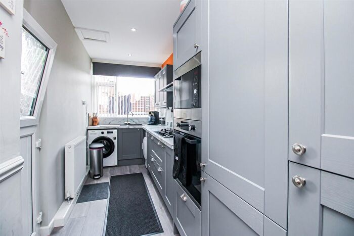 3 Bedroom Terraced House For Sale In Featherstone Lane, Featherstone, Pontefract, WF7