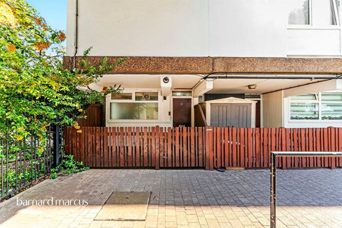 1 Bedroom Flat For Sale In John Parker Square, London, SW11
