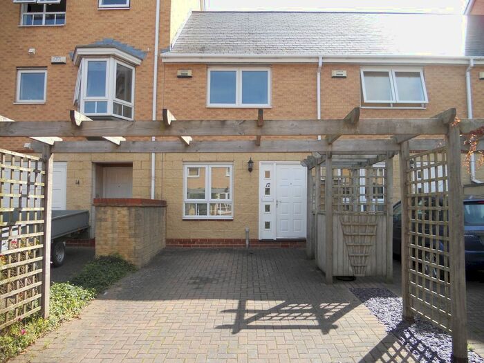 2 Bedroom Terraced House To Rent In Chandlers Way, Penarth, CF64