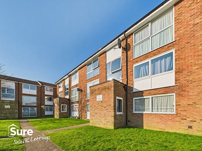 1 Bedroom Flat To Rent In Burns Drive, Hemel Hempstead, Hertfordshire, HP2