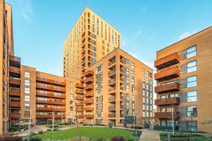 1 Bedroom Flat To Rent In East Acton Lane, London, W3