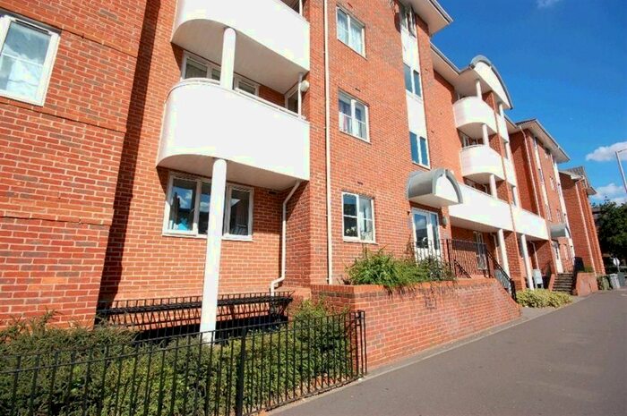 2 Bedroom Flat To Rent In Kings Oak Court, Queens Road, Reading, Berkshire, RG1