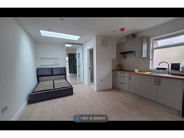 Studio To Rent In Ewell, Epsom, KT17