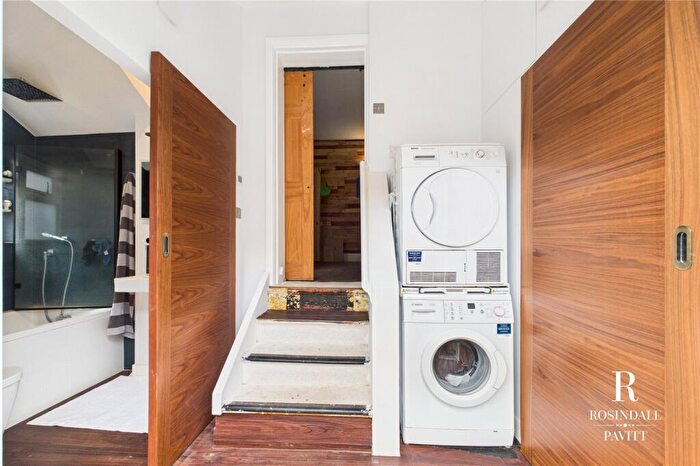 2 Bedroom Semi-Detached House For Sale In Beddington Grove, Wallington, SM6