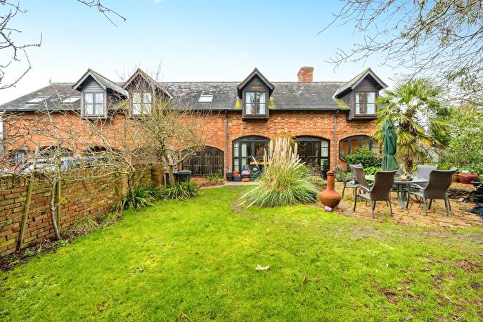 5 Bedroom Detached House For Sale In High Top Barn, Yielden, Bedford, MK44
