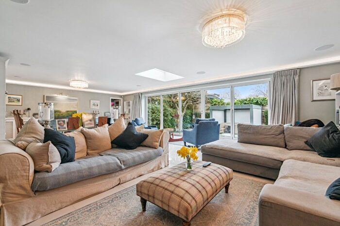 5 Bedroom Detached House To Rent In Vicarage Drive, London, SW14