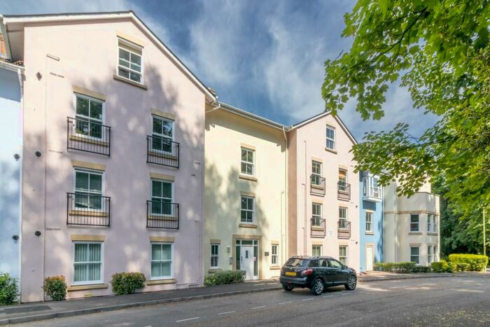 2 Bedroom Ground Flat To Rent In Ashbourne Court Winton Close, Winchester, Hampshire, SO22