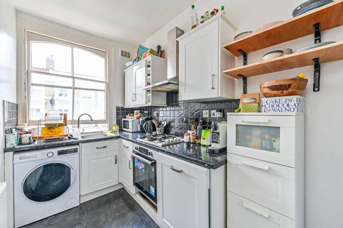 4 Bedroom Flat To Rent In Louvaine Road, St John's Hill, London, SW11