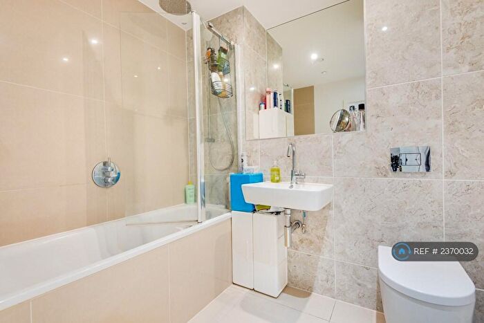 1 Bedroom Flat To Rent In Leven Road, London, E14