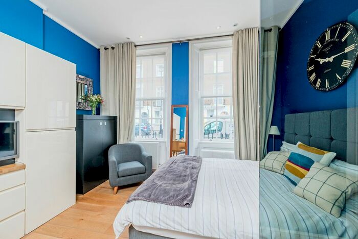 Studio To Rent In York Street, London W1H