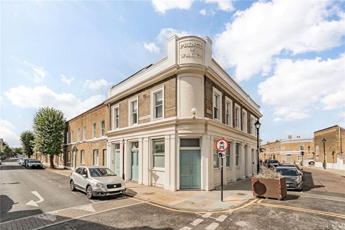 2 Bedroom Flat To Rent In Wellington Row, London, E2