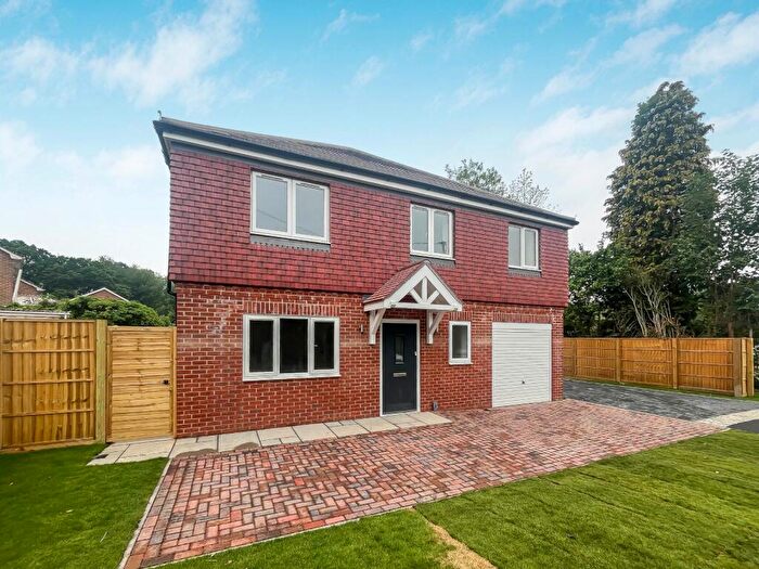 4 Bedroom Detached House For Sale In Chase Road, Lindford, Bordon, Hampshire, GU35