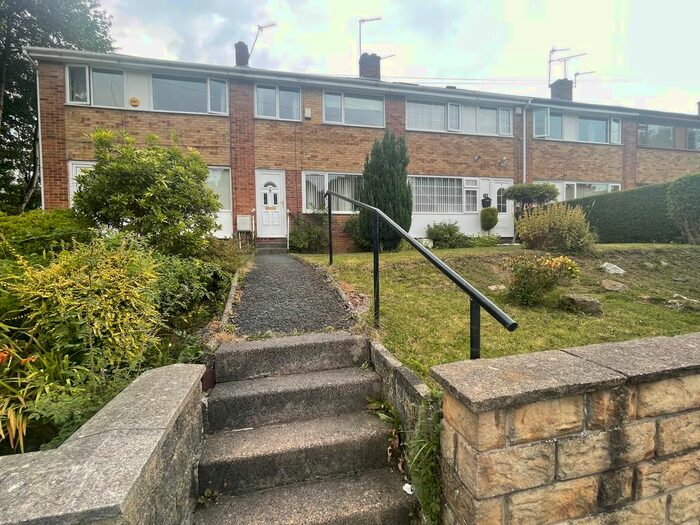 3 Bedroom Terraced House To Rent In Summerbridge Crescent, Bradford, BD10