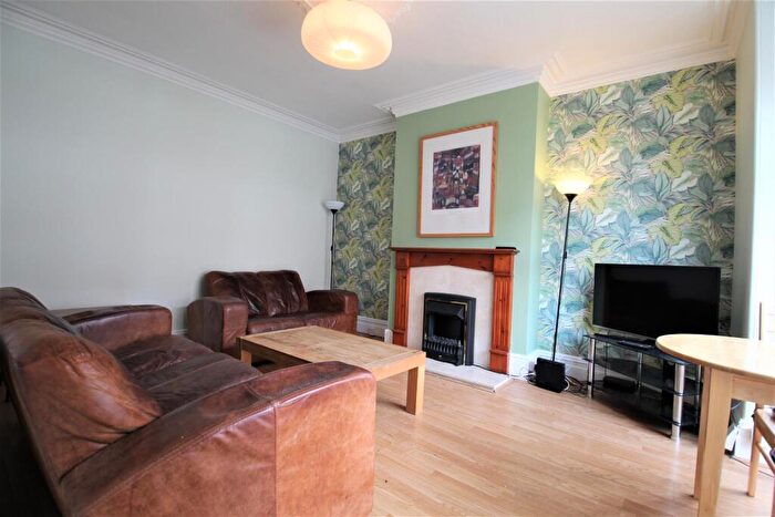 3 Bedroom Terraced House To Rent In Trelawn Avenue, Headingley, Leeds, LS6