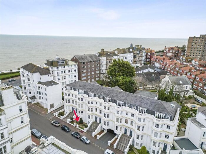 2 Bedroom Flat For Sale In Silverdale Road, Eastbourne, BN20