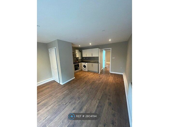 1 Bedroom Flat To Rent In Daleview House, London, SE18