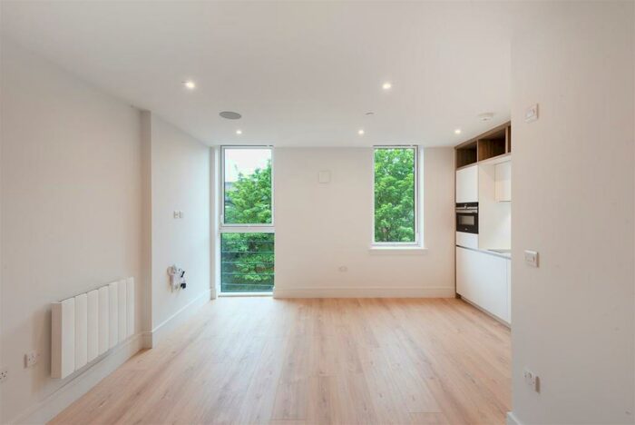 Studio To Rent In Caxton Place, Ilford, IG1