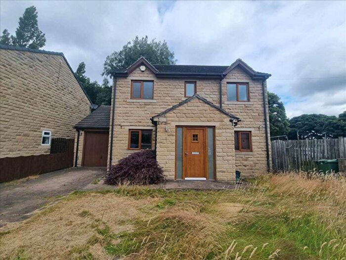 4 Bedroom Detached House To Rent In Cromwell Court, Almondbury, Huddersfield, HD5