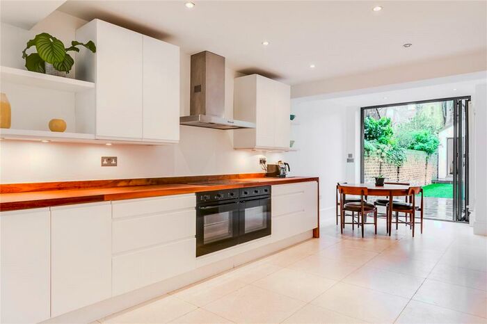 2 Bedroom Flat To Rent In Elizabeth Avenue, Islington, London, N1