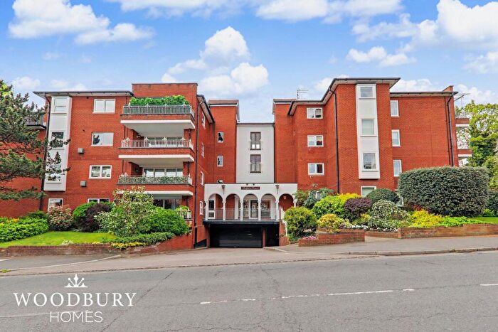 3 Bedroom Apartment For Sale In Dolphin Court, High Road, Chigwell, IG7