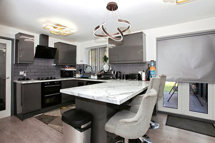 3 Bedroom Detached House For Sale In Flamborough Close, Woodston, Peterborough, PE2