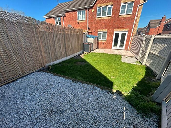 3 Bedroom End Of Terrace House For Sale In Hatters Court, Bedworth, Warwickshire, CV12