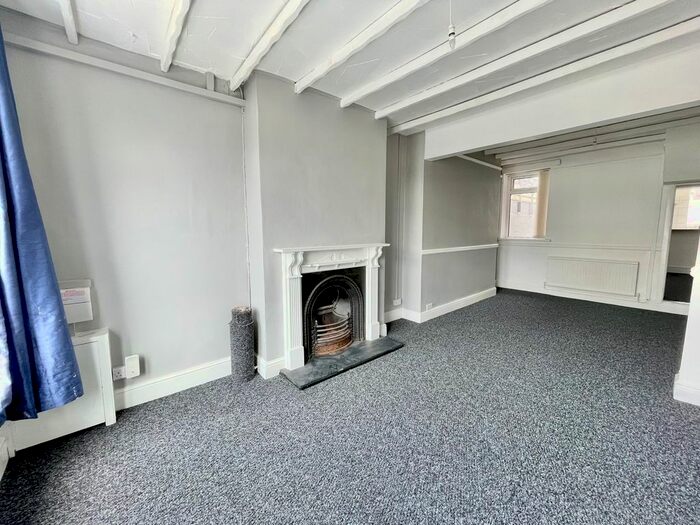 3 Bedroom Property To Rent In Kendrick Road, Barry, CF62