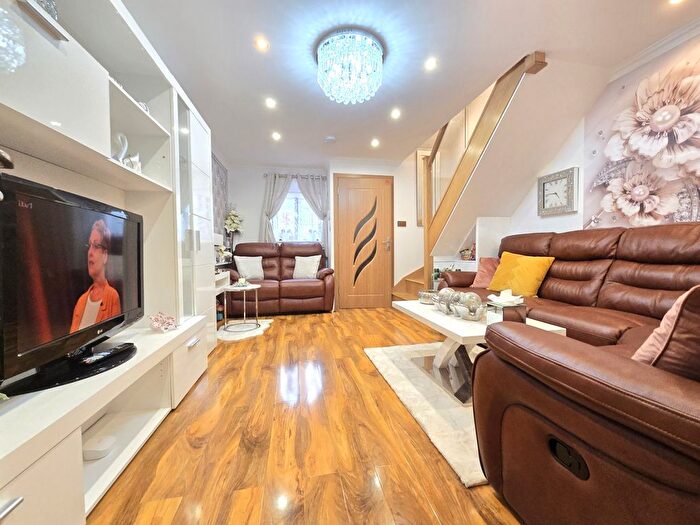 2 Bedroom Detached House To Rent In Star Lane, London, E16