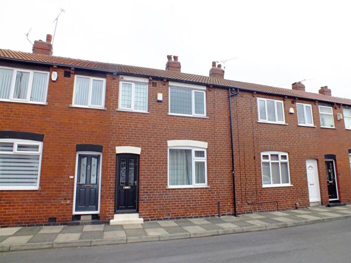 2 Bedroom Terraced House To Rent In Dawlish Mount, Leeds, West Yorkshire, LS9