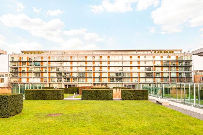 1 Bedroom Flat For Sale In Highbury Stadium Square, Highbury, N5