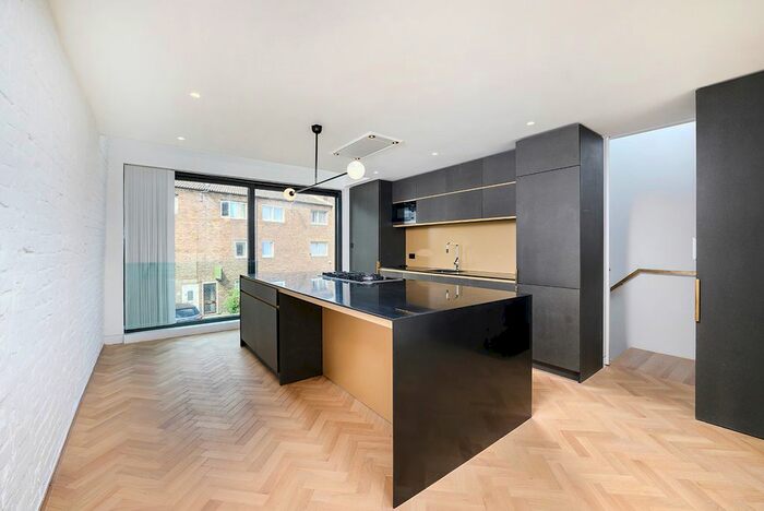 3 Bedroom Terraced House To Rent In Brick Lane, London, E2