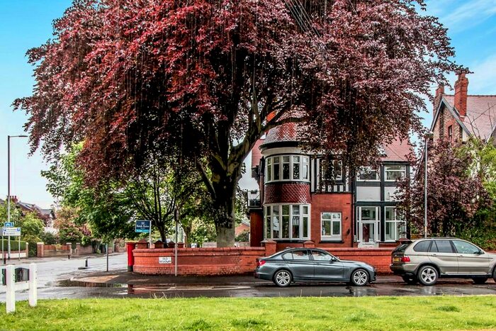 2 Bedroom Apartment To Rent In Old Broadway, Didsbury, Manchester, M20
