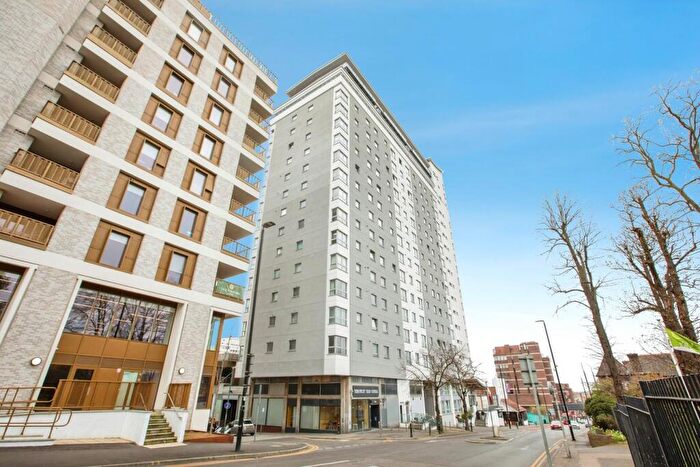 2 Bedroom Apartment For Sale In Throwley Way, Sutton, SM1