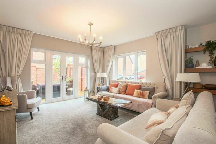 5 Bedroom Detached House To Rent In Burlina Close, Whitehouse, MK8