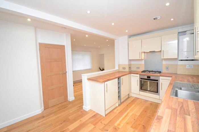 2 Bedroom Maisonette To Rent In Blackhorse Close, Amersham, HP6