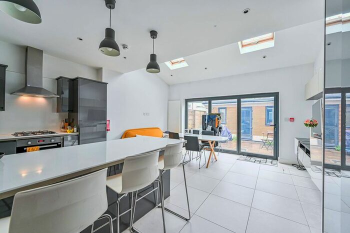 Studio To Rent In .Streatham Vale, Streatham Vale, London, SW16