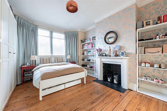 1 Bedroom Flat To Rent In James Lane, Leyton, E10